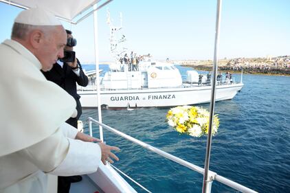Papa Francesco in visita a Lampedusa, 8 luglio 2013.