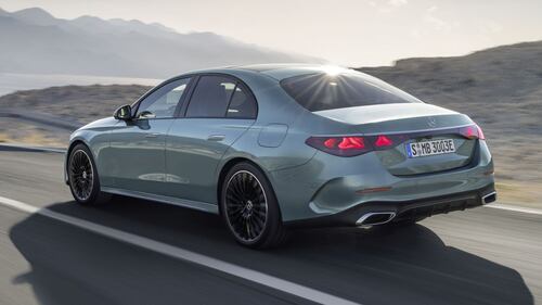 Nuova Mercedes Classe E 2023, guarda tutte le foto 2