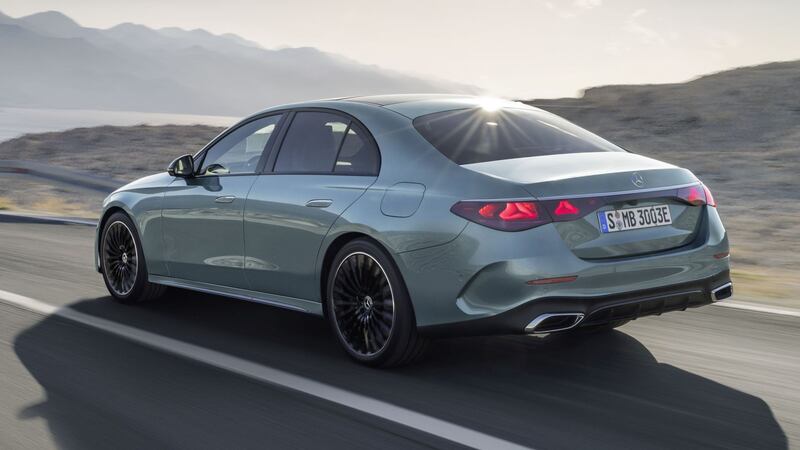 Nuova Mercedes Classe E 2023, guarda tutte le foto 2