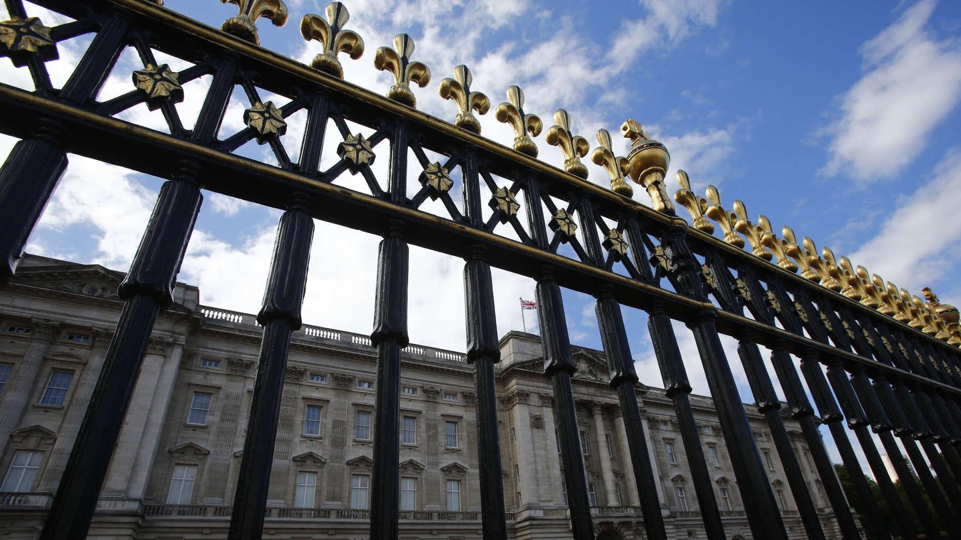 Londra, riunione d'emergenza a Buckingham Palace