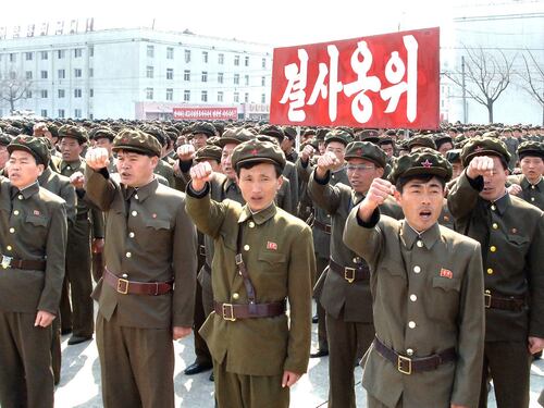 Nordcorea lancia nuovo missile La Nato: "Minaccia per la pace"