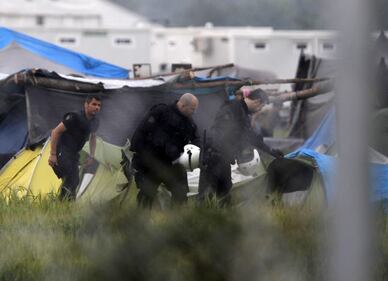 La polizia greca sgombera il campo profughi di Idomeni 17