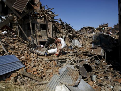 Nepal, tragedia senza fine: trovati i corpi di due italiani