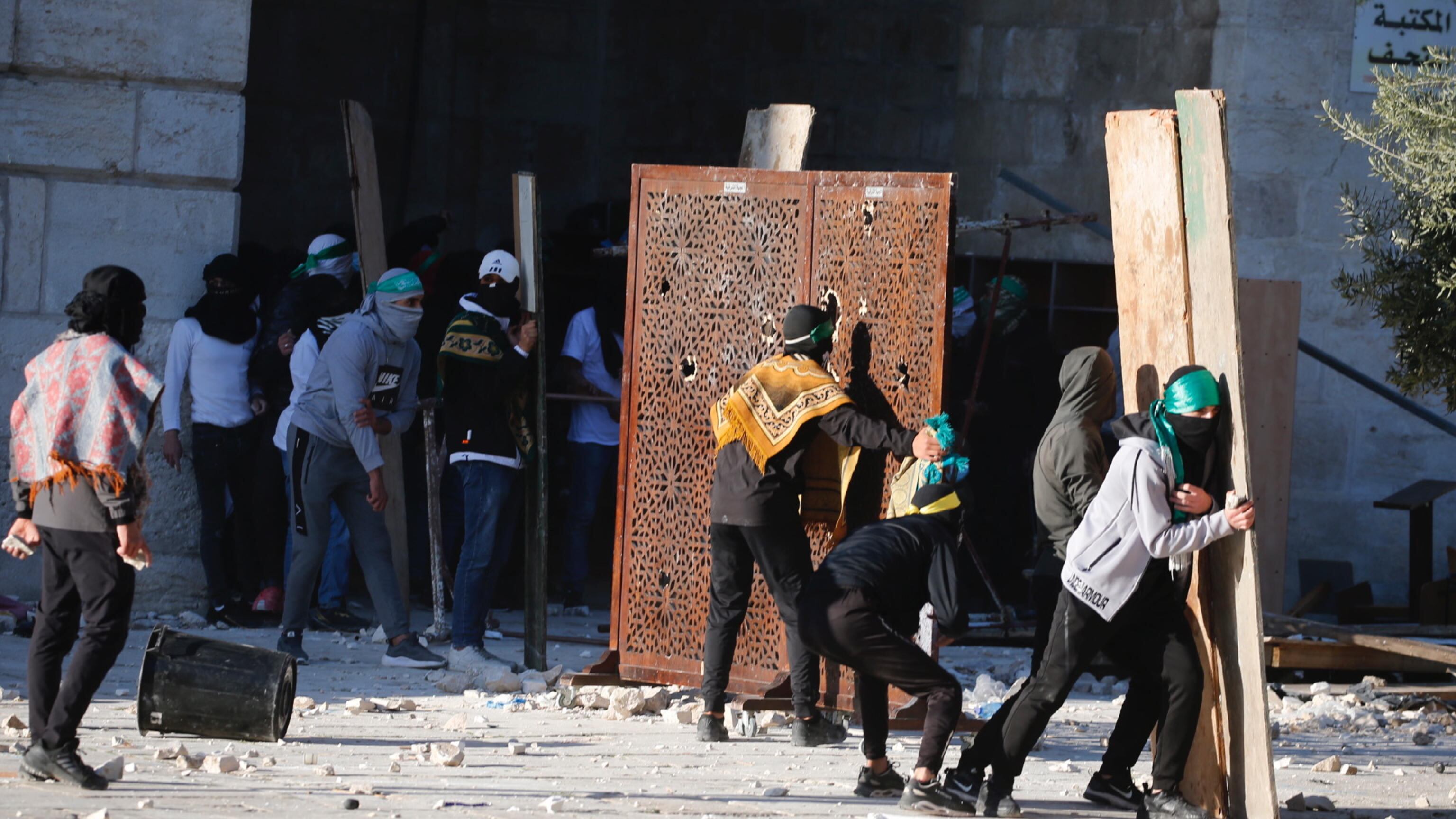 Nuovi scontri sulla Spianata delle moschee. Hamas: "Siamo all'inizio"