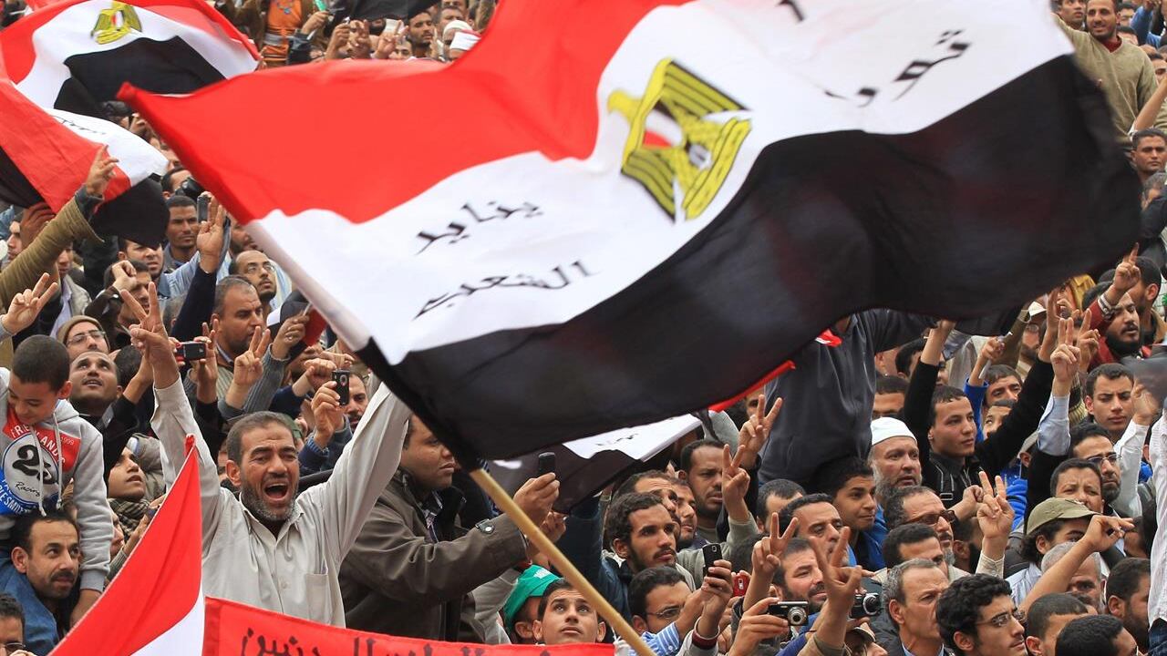 La rivoluzione che non c'è: Al-Aswani racconta la primavera araba fallita