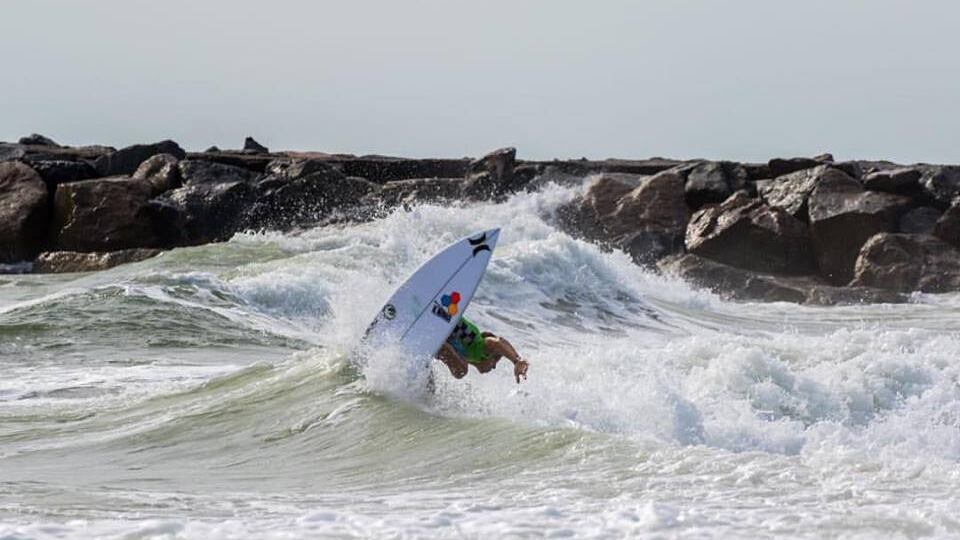Sfida le onde e l'uragano Irma: muore la promessa del surf