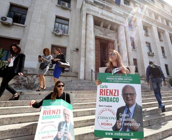Giornata contro il tabacco: protesta hot davanti al ministero dell Salute 13