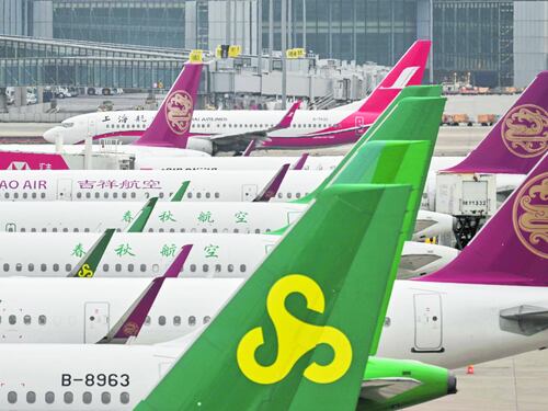 Trump: "Sui dazi un accordo con la Ue". Pechino rimanda negli Usa gli aerei Boeing