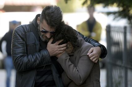 Bucarest, il dolore per le vittime 2