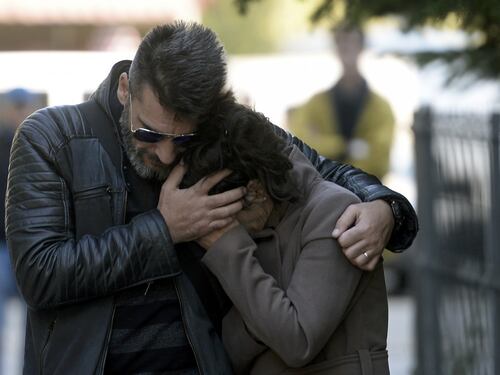 Bucarest, il dolore per le vittime