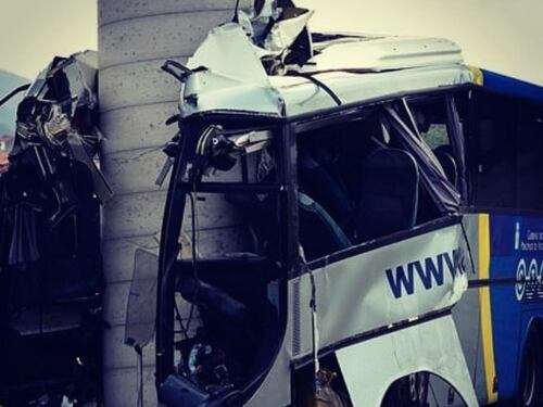 Spagna, pullman contro il pilastro di un viadotto: almeno 5 i morti