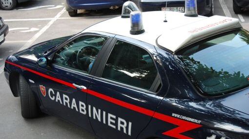 Ruba una coperta perché indigente. I Carabinieri fanno colletta per lei