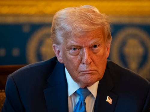 La chiamata a Volodymyr e l'offerta di Merz: così Donald si è convinto