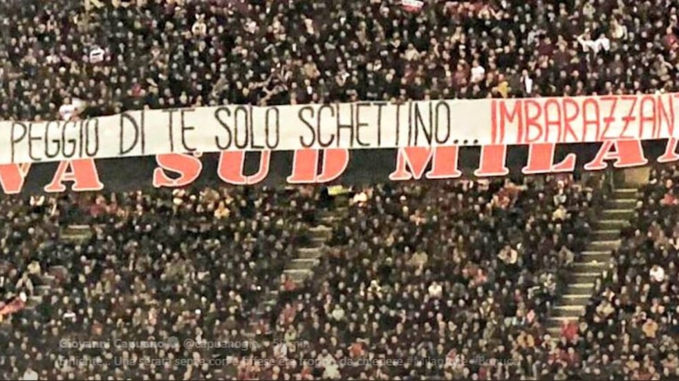 La curva del Milan a Bonucci: "Peggio di te solo Schettino. Imbarazzante"