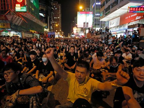 Dilaga la protesta a Hong Kong. Pechino agli stranieri: "Non interferite"