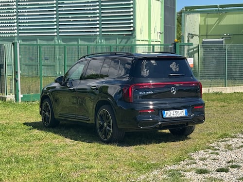 Nuova Mercedes GLB: SUV elettrico XXL per viaggiare in famiglia