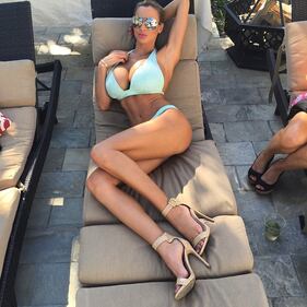 Jordan Carver riduce il seno maxi, social disperati 18