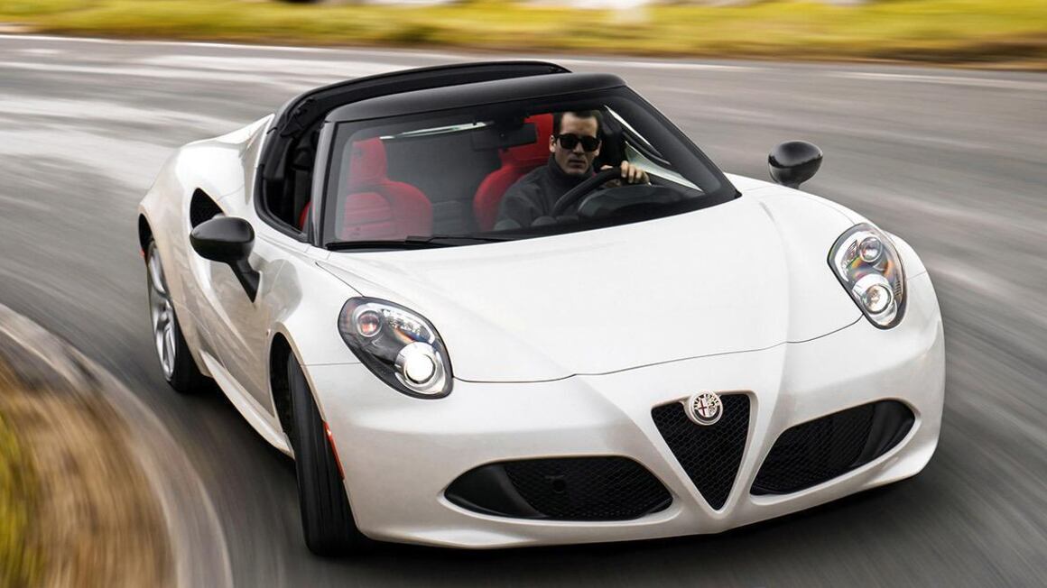 Alfa 4C Spider «apre» alla leggenda