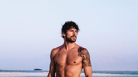 Gaffe per Ignazio Moser: spunta un vibratore nelle sue Instagram story