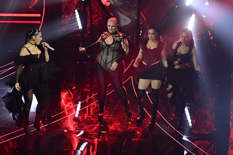 Sanremo 2024: ecco il look della quarta serata del Festival di BigMama 3