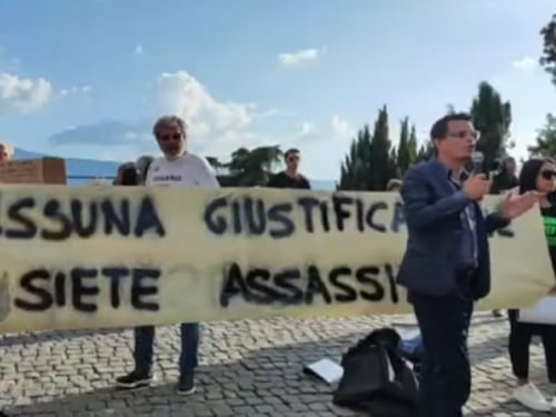 "Ecco chi ha ucciso la capretta". Il sit-in ad Anagni sfocia in gogna mediatica