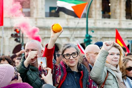 Greta Thunberg e Francesca Albanese al corteo Pro Pal a Roma: le foto 11