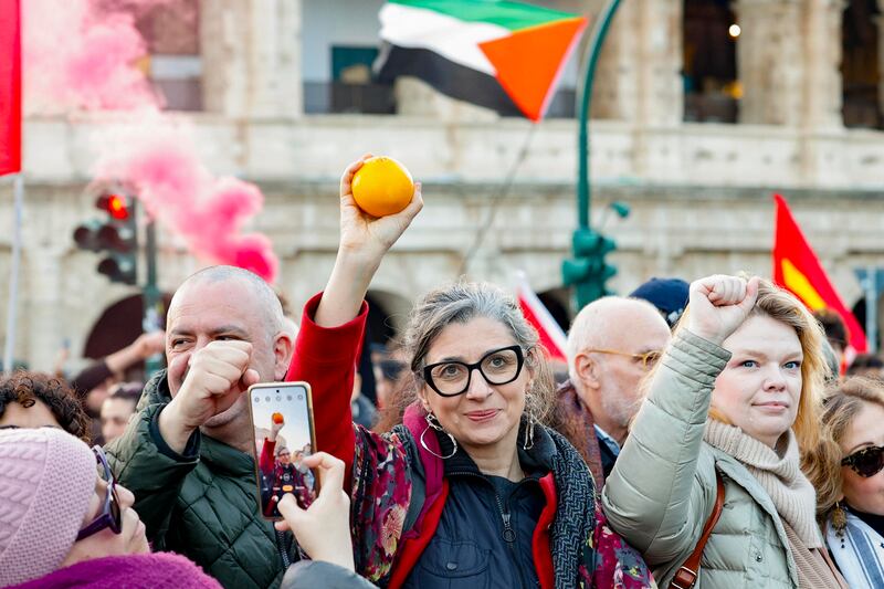 Greta Thunberg e Francesca Albanese al corteo Pro Pal a Roma: le foto 11