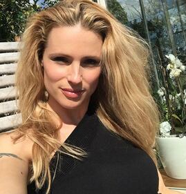 Michelle Hunziker, sfida di baci con Belen Rodriguez 4