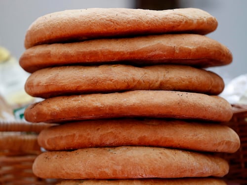Addio a una pagnotta su tre: oggi il pane costa il 20% in più