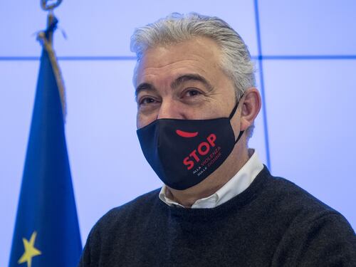In arrivo a febbraio 2,4 milioni di dosi. Ma il piano vaccini ora non corre più