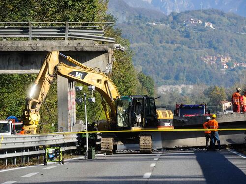 Cavalcavia, crollo dovuto alla corrosione del sale antineve?