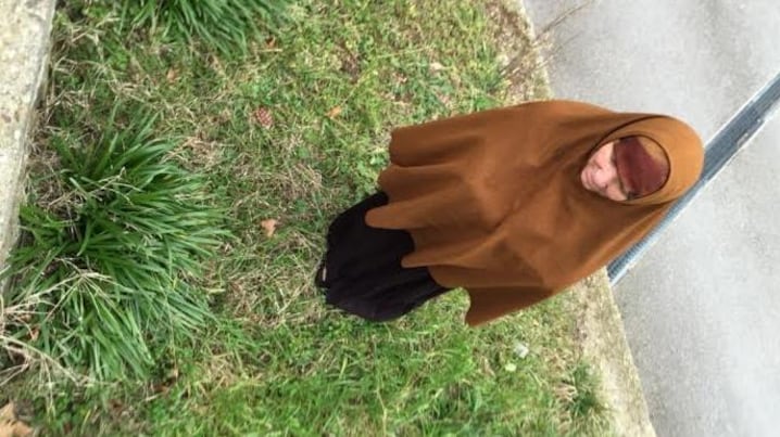 Fra le donne coperte dal velo che aiutano i jihadisti d'Italia