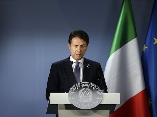Migranti, ora Conte risponde: "La nostra è la via della legalità"