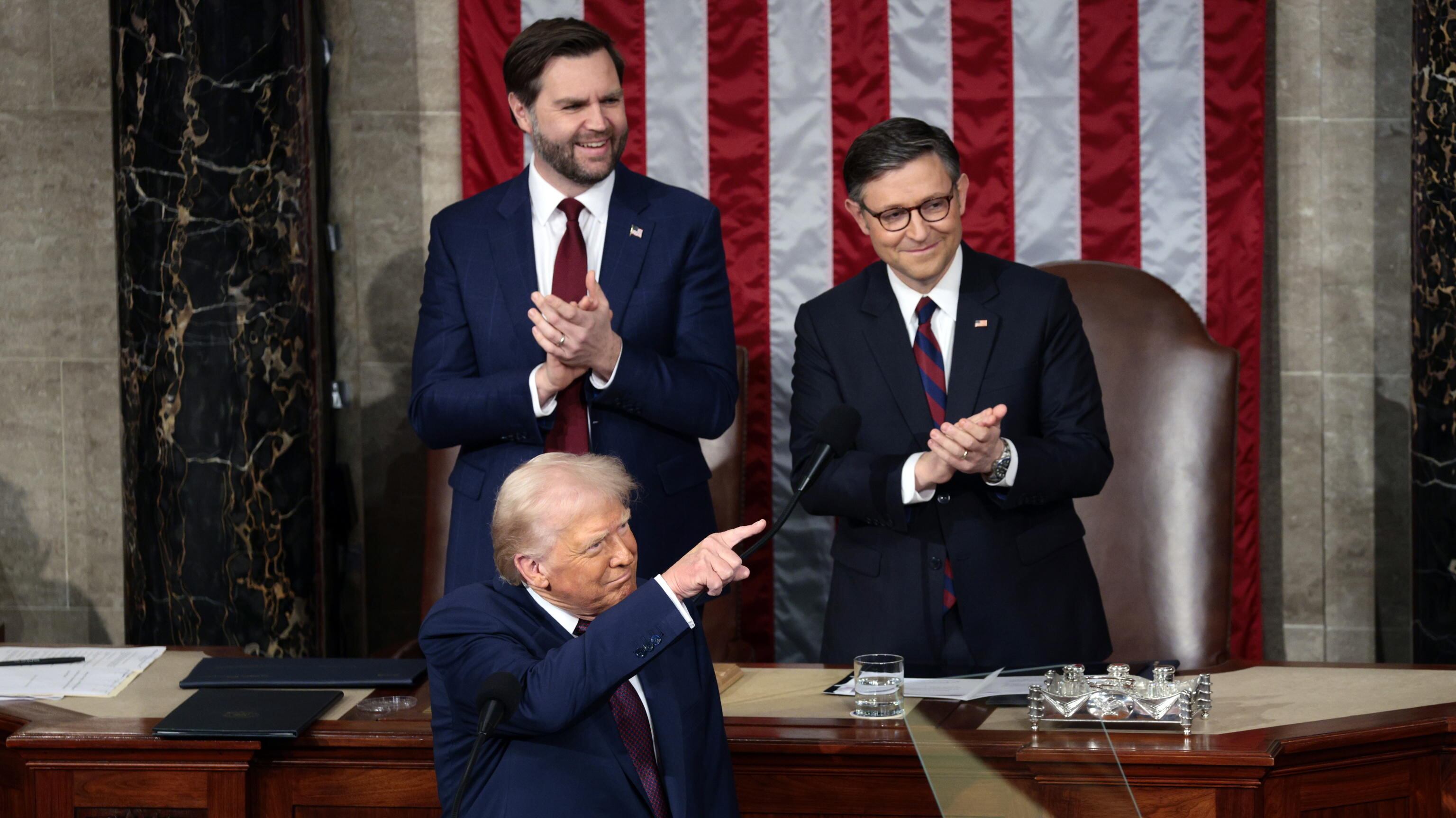 Trump al Congresso: "Zelensky mi ha scritto. La Russia è pronta per la pace". Poi rilancia la sfida all'Ue