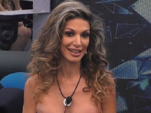 Maria Monsè ricoperta di critiche: "Sei una persona invidiosa"