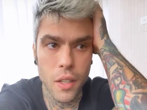 Fedez imputato per lesioni per la rissa col vicino