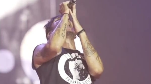 Fabrizio Moro confessa: "Mi ossessiona la paura di morire"