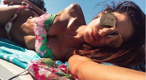Anna Tatangelo sexy a letto 3