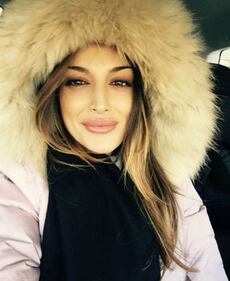 Cristina Buccino hot sulla neve 15