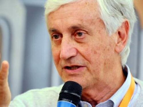 "È morto Piero Badaloni". Ma è tutto un equivoco