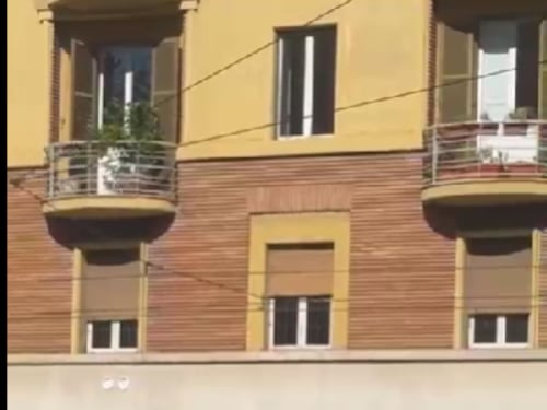 Uova contro la sede di Pro Vita & Famiglia. L'assalto di Pd e Cgil