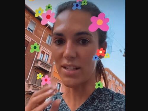 "I vecchi...". E ora l'influencer insulta gli elettori della Meloni