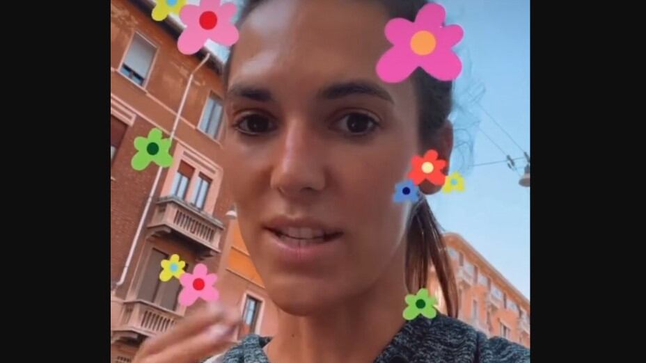 "I vecchi...". E ora l'influencer insulta gli elettori della Meloni