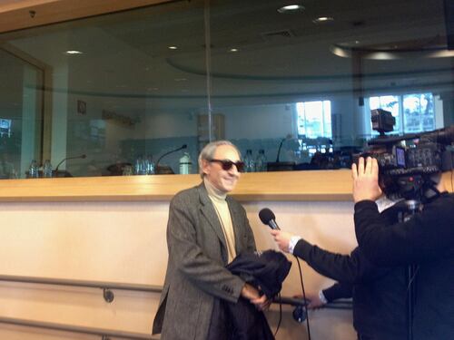 Battiato getta fango sull'Italia: "Ci sono troie in parlamento"