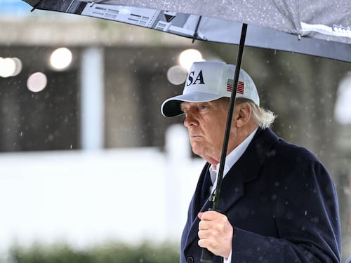 Trump dice no alla tregua e fa suo (sulla carta) Hormuz. L’Iran apre agli ispettori