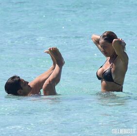 Isola 2017, naufraghi sexy in costume da bagno 4