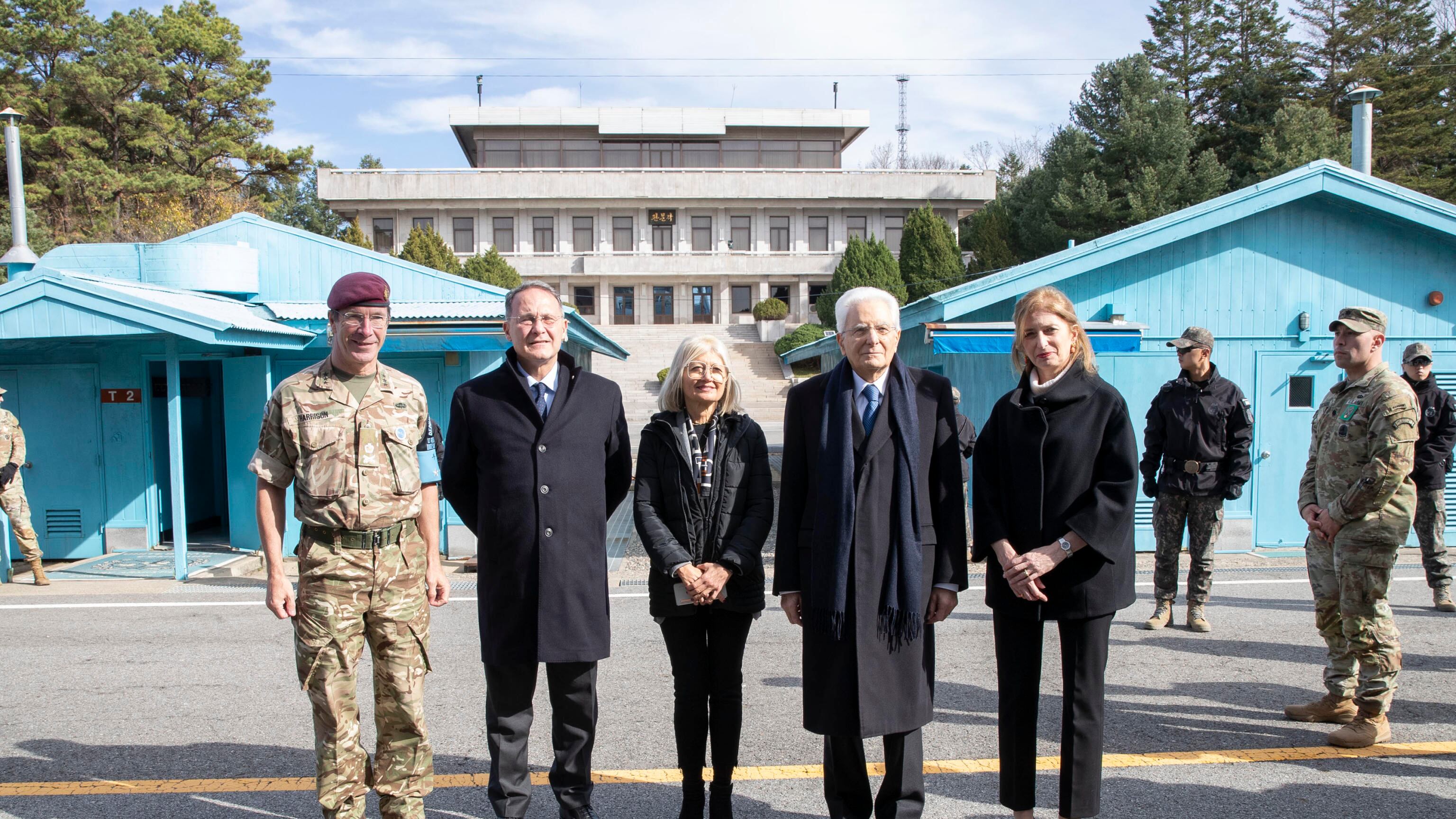 "Una pagina cruciale della storia": Mattarella visita il confine tra le due Coree
