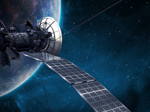 Starlink, da settembre Internet dallo spazio per tutti. Ma a prezzi stellari