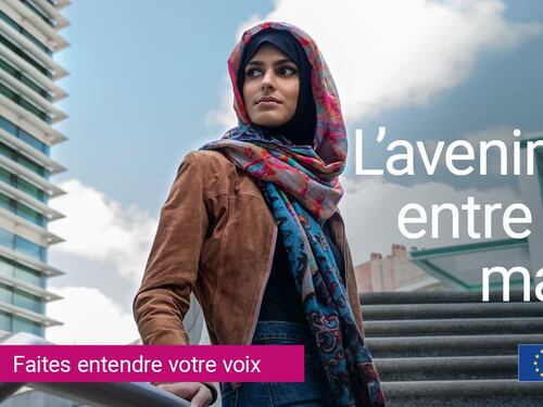 Commissione europea promuove ancora il velo islamico. Ira Lega: "È uno schiaffo alle donne"