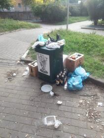 Il degrado dei giardini di Dergano 1